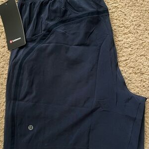 Lululemon Pace Breaker Short Classic Fit 7" length - XL